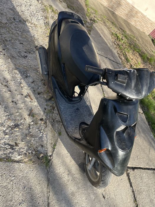 Vand malaguti f10 de 80 cc sau schimb cu diverse