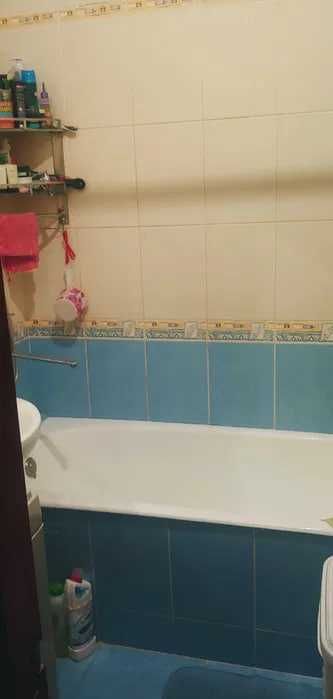 12 квартал возле метро 4/3/4