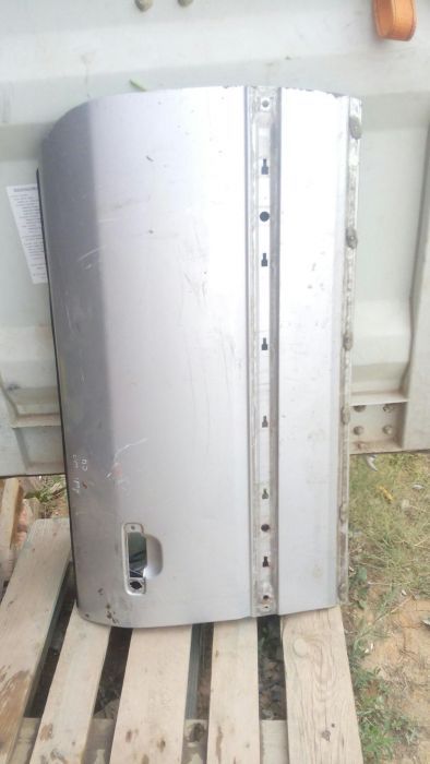 Ауди С4, дверь правая