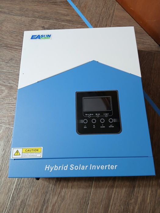 Vând INVERTOR Hibrid Easun Isolar SMH-II-3.2K  3,2KV/3000W