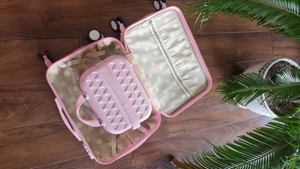 Детски, розов куфар Hello Kitty /Хело Кити/ на колелеца + ръчна чанта