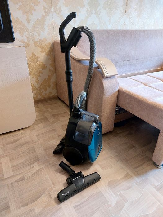 Пылесос в рабочем состояние