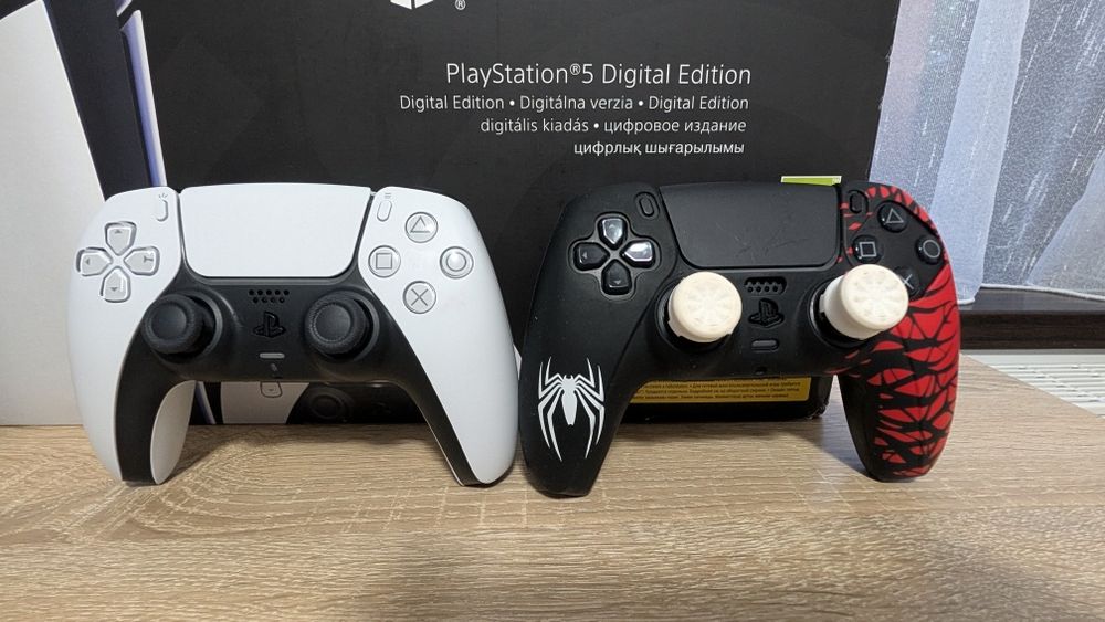 PlayStation 5 Digital Edition / fullbox