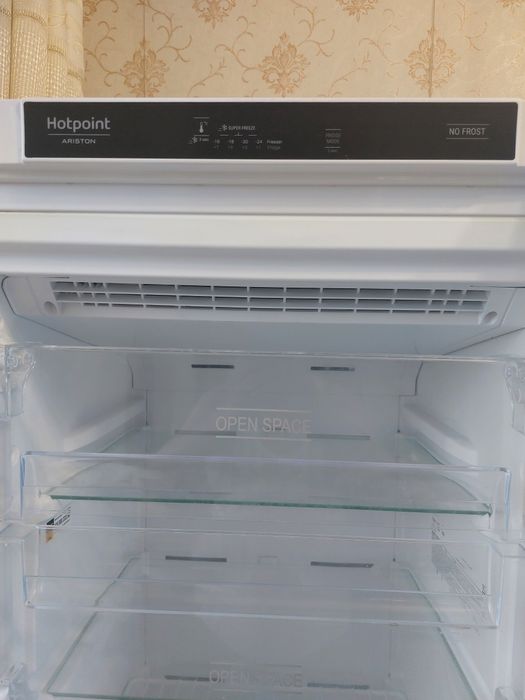 Продам морозильник Hotpoint ARISTON в отличном состоянии,