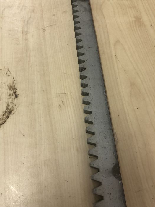 Cremariera dintata  1m