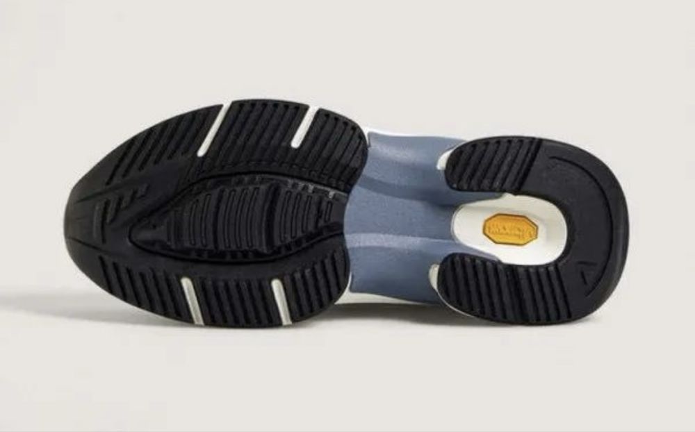 Беговые кроссовки OYSHO