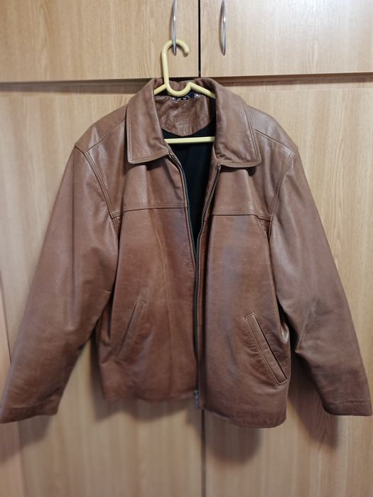 Vând geacă din piele naturala