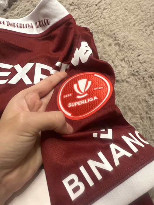 Vand tricouri originale purtate de ei (sau semnate)