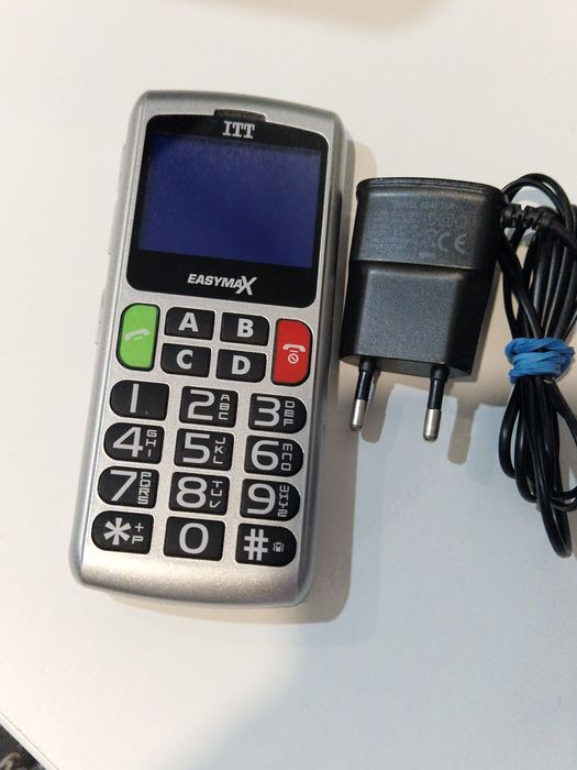 Super telefon cu butoane mari și display destul de generos