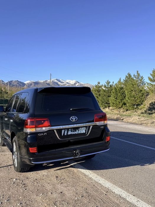 Toyota Land Cruiser 200