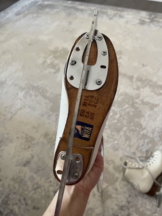 Продам коньки