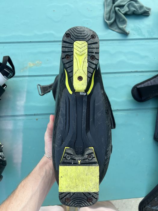 Clăpari Atomic Hawx Magna 100