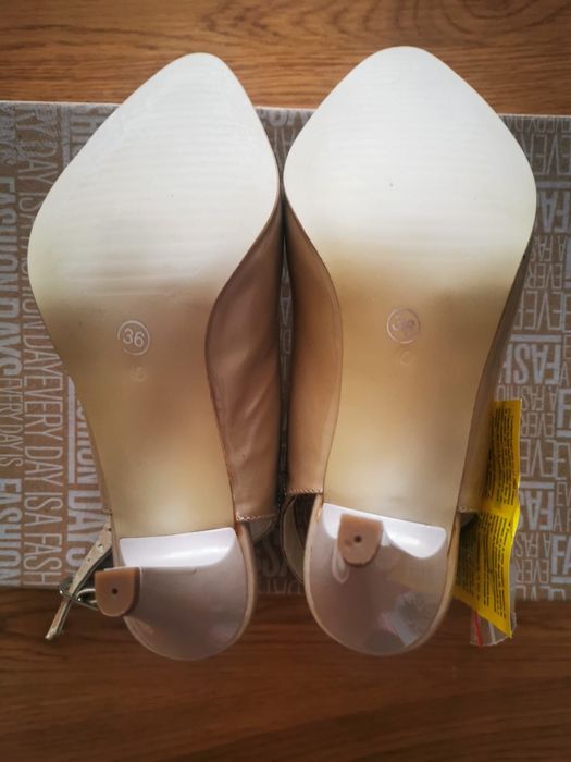 Sandale din piele naturala lacuita