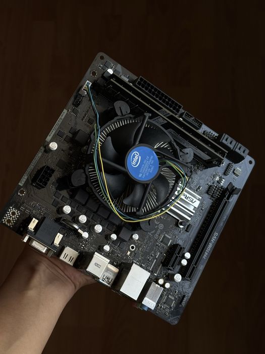 Продаеться материнка плата, ASRock H410M-HVS!