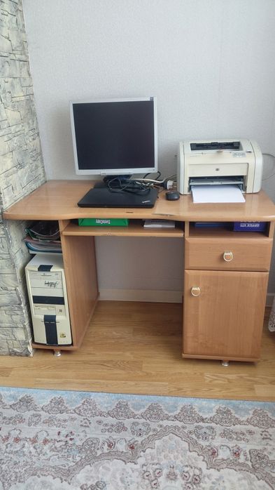 Мебель. Компьютерный стол