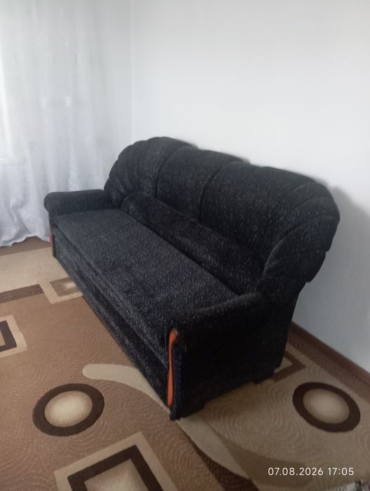 Продам диван и два кресла