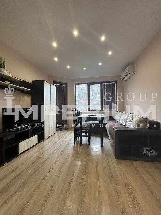 Дава се под наем Двустаен апартамент в Варна, Цветен квартал - 55 кв.м за 612 € - Снимка #2