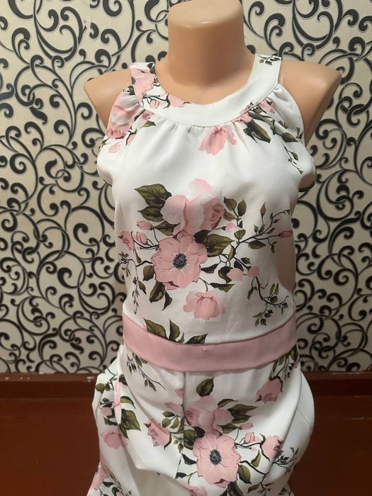 Костюм тройка новый