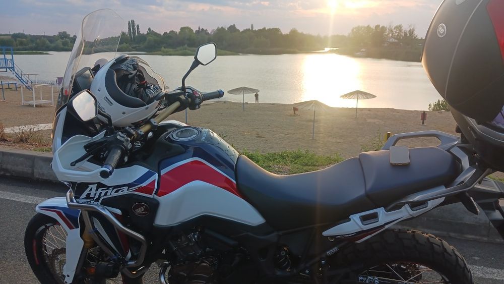 Motocicleta Honda AfricaTwin 1000 DTC  automat