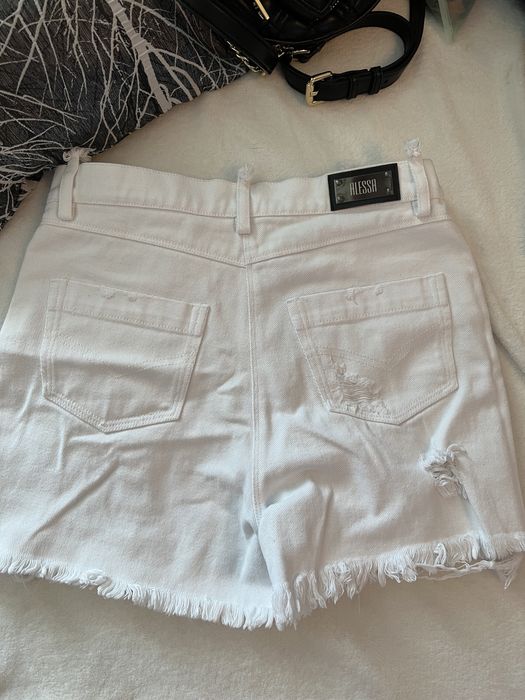 Алеса къси панталонки и топ