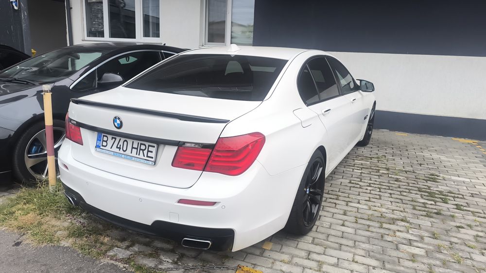 BMW Seria 7 2011 — imagine 2