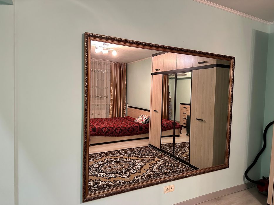 Продам большое зеркало