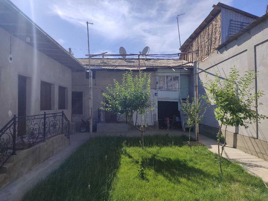 Продается дом в махалле Хувайдо, участок 3,77 сотки. Срочно.