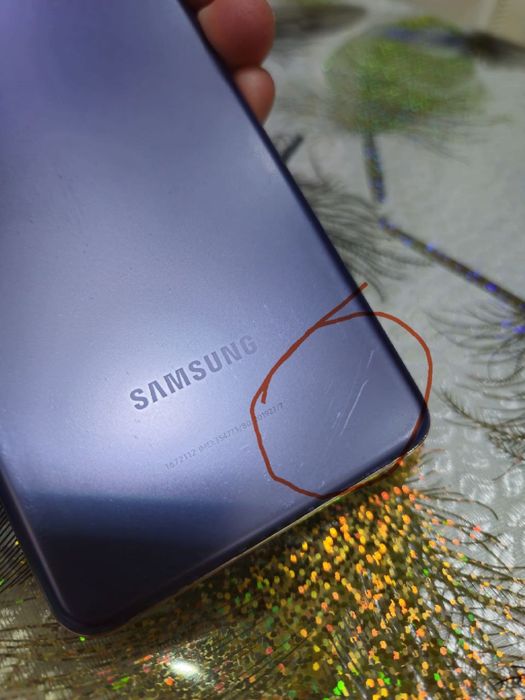 Samsung S21  holatile yahshi telefon ochilmagan usta kurmagan 100%