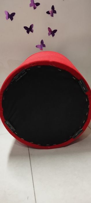 Табуретка/ пуф , цвят червен