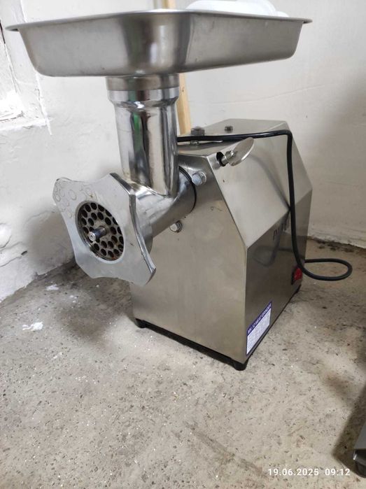 Мясорубка профессиональная MK-12 MEAT GRINDER