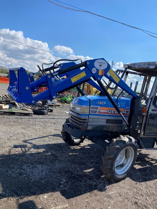 Incarcator frontal pentru tractor VARRO II