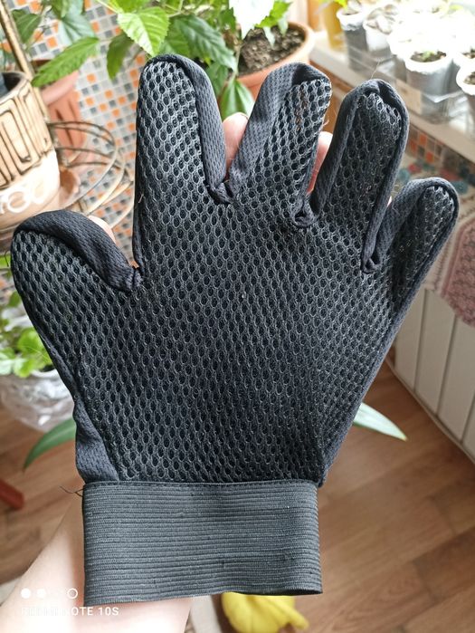 Продам перчатка для вычесывания шерсти