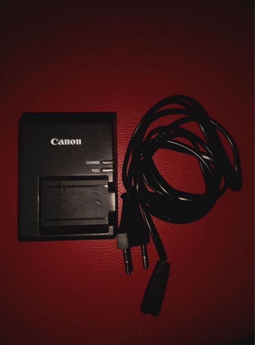 Срочно продам камеру canon
