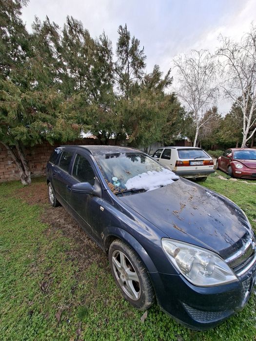 Продавам тези коли(на снимките)