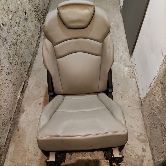 Седалка за Пежо 807 ; С8