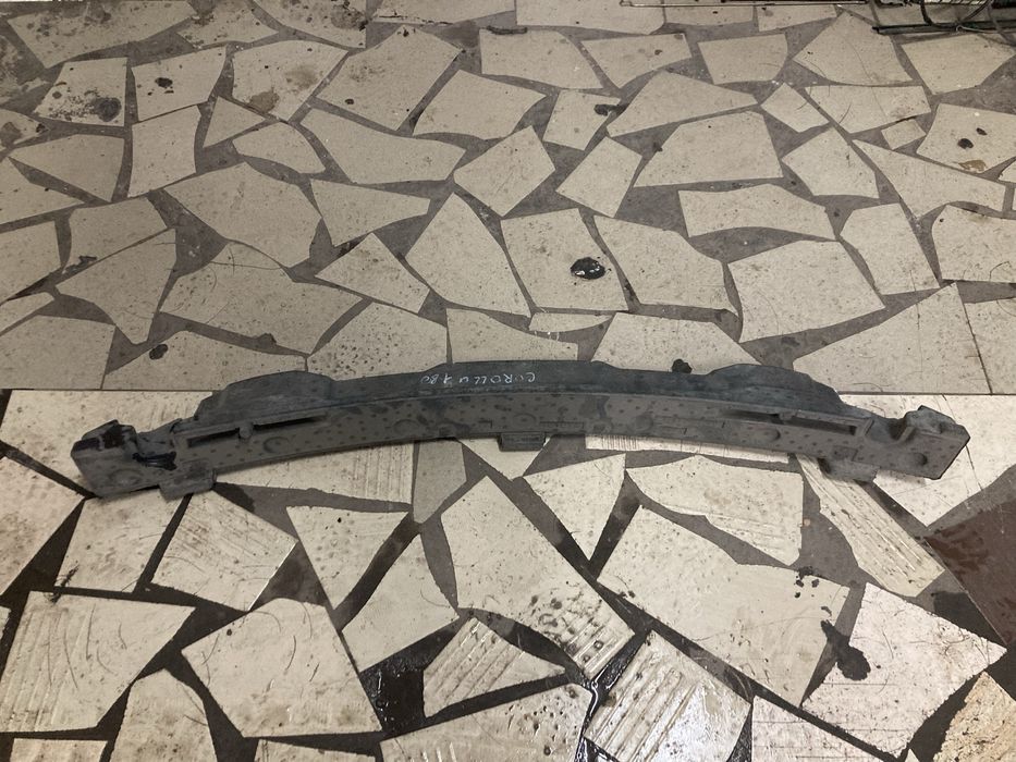 Абсорбер уплотнитель переднего бампера Тойота Королла Е180