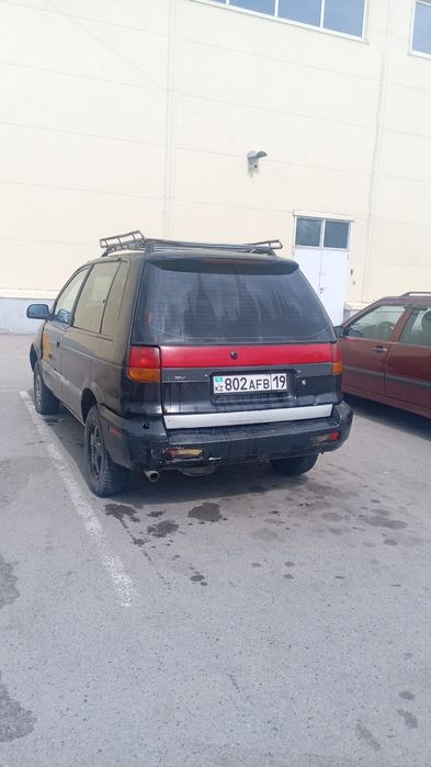 Продам машину Mitsubishi Space Runner,