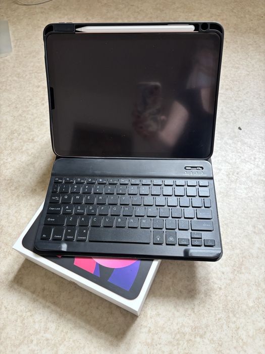 Apple iPad Air 4 10.9” 2020 4th Gen WiFi 64GB