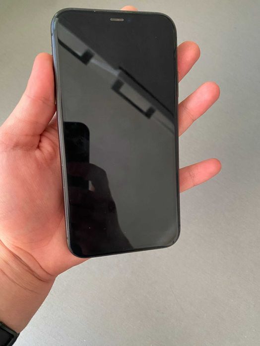 iPhone 11 -piese ( recarosare ) spate bun ! display spart