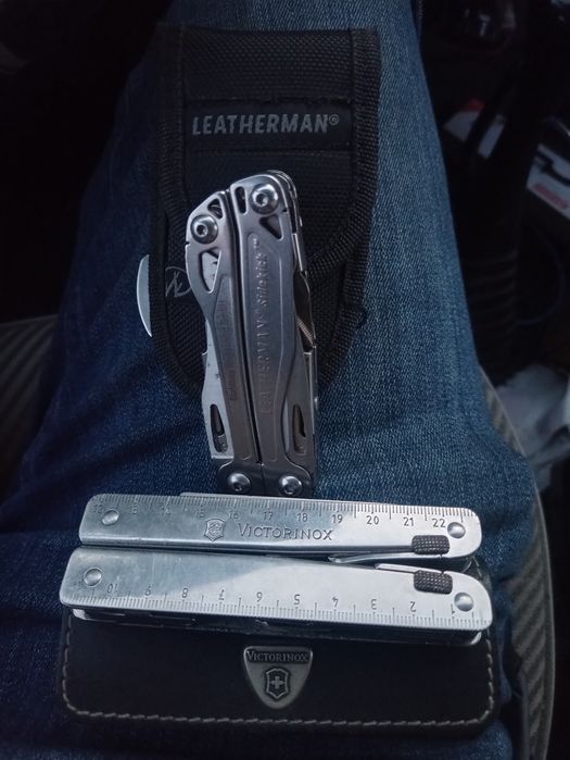Briceag Victorinox Multitool și Leatherman