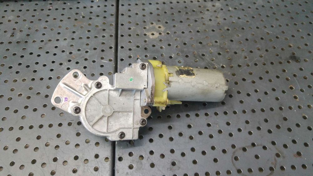 Motoras reglaj ajustare inclinatie scaun stanga fata skoda superb 3b0959761ag
