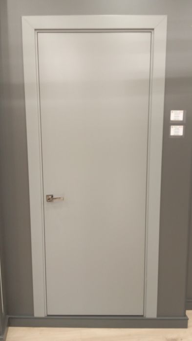 Продаются двери с ветририны