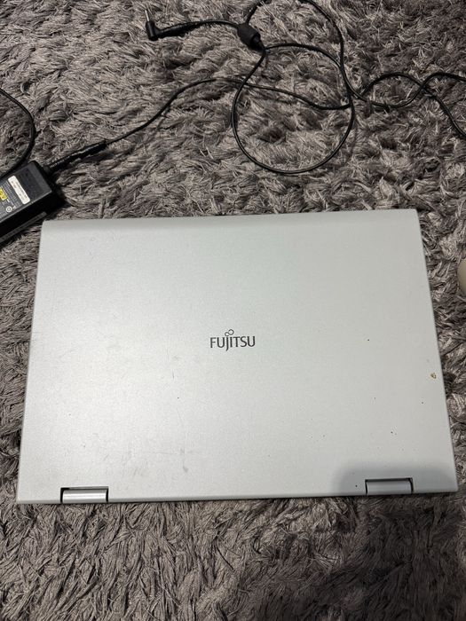 Vand laptop Fujitsu V6535 functional