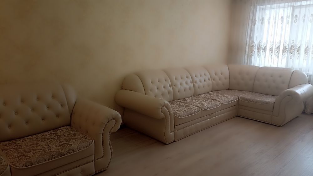 Продам Диваны кожаные