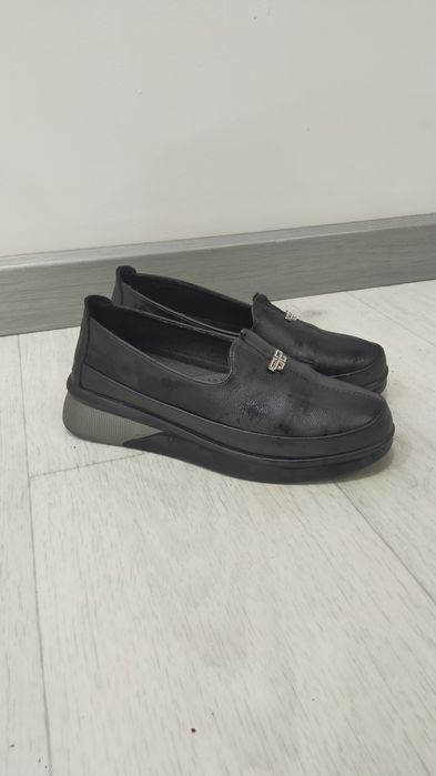 Женский обувь...