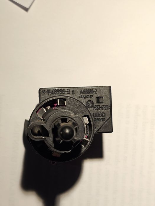 Датчик оригинален педал на спирачките AUDI 4F0945459B нов