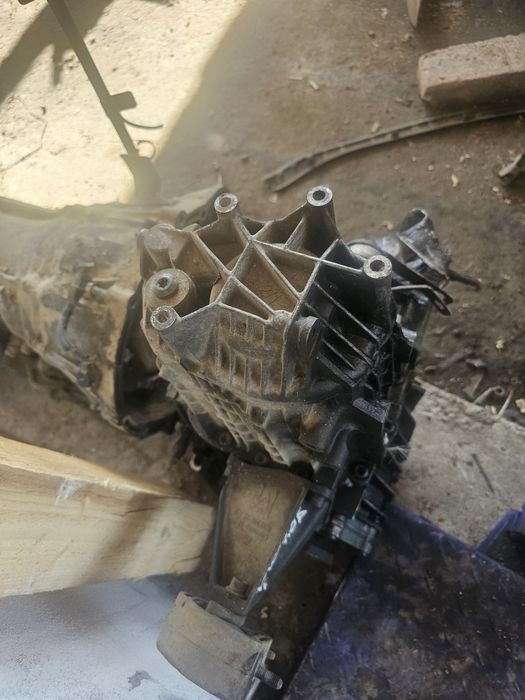 Cutie De Viteze Vw Passat B5, B5.5 1996-2005 1.8 Benzina 5 Plus 1 Manu