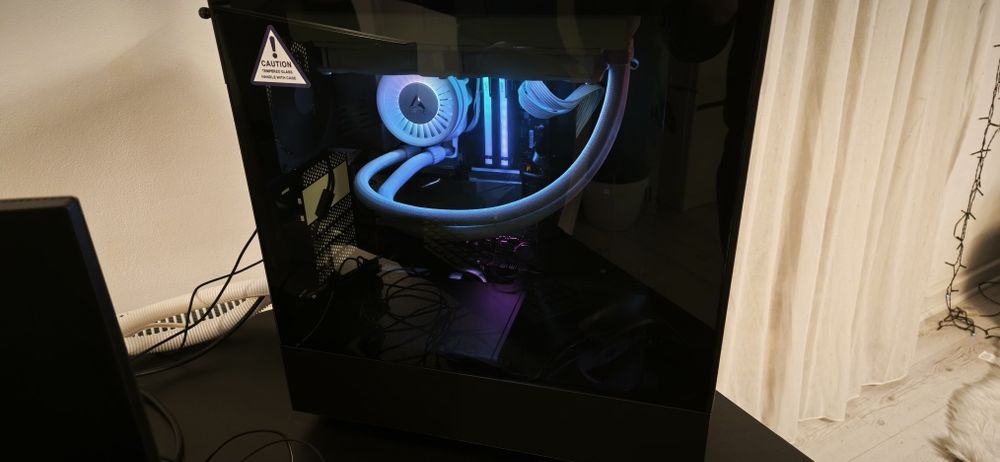 Vând unitate fără placă video! Nu vând pe bucăți