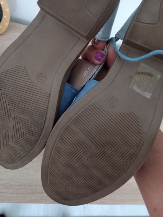 Обувки           .