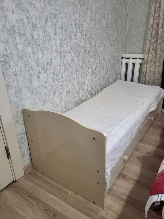 Манеж с краватью